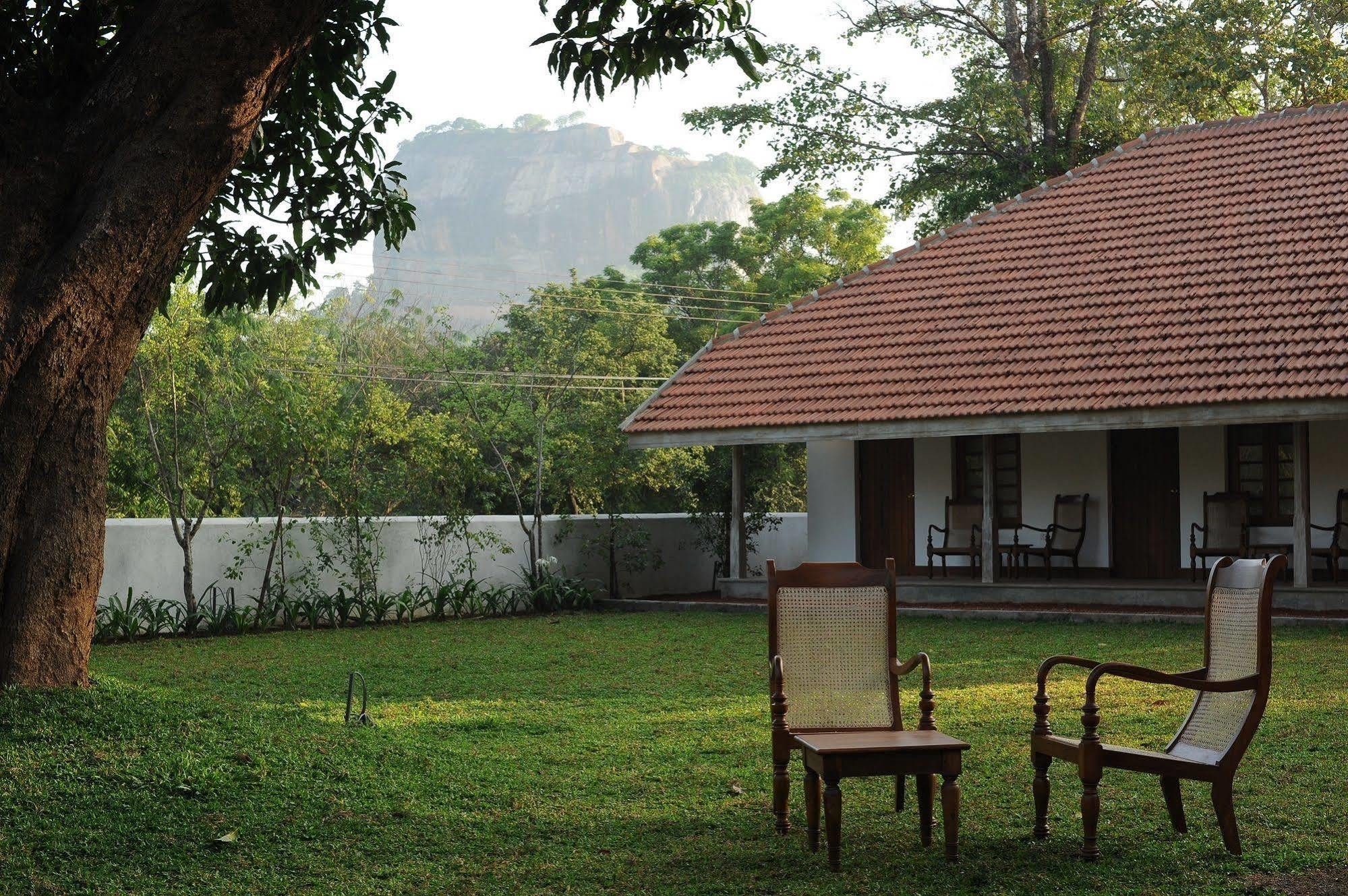 Ekho Sigiriya Hotel Bagian luar foto